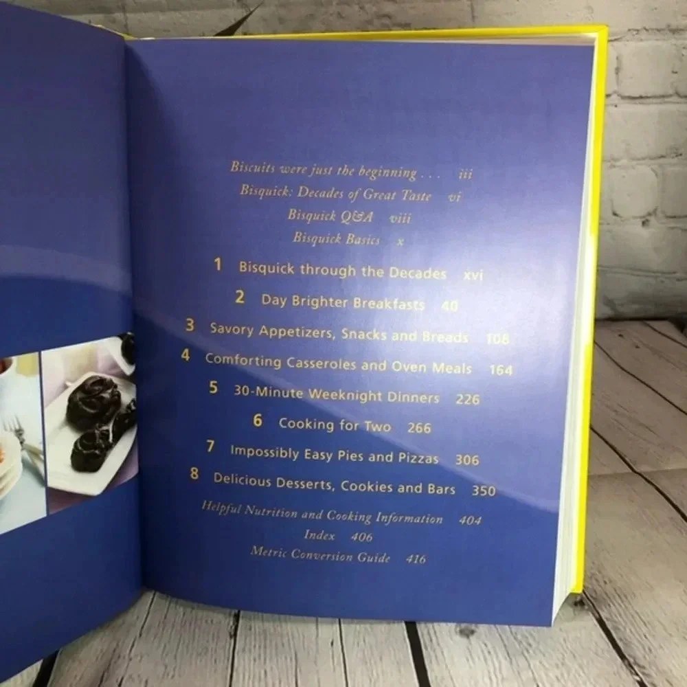 BETTY CROCKERS ULTIMATE BISQUICK cookbook